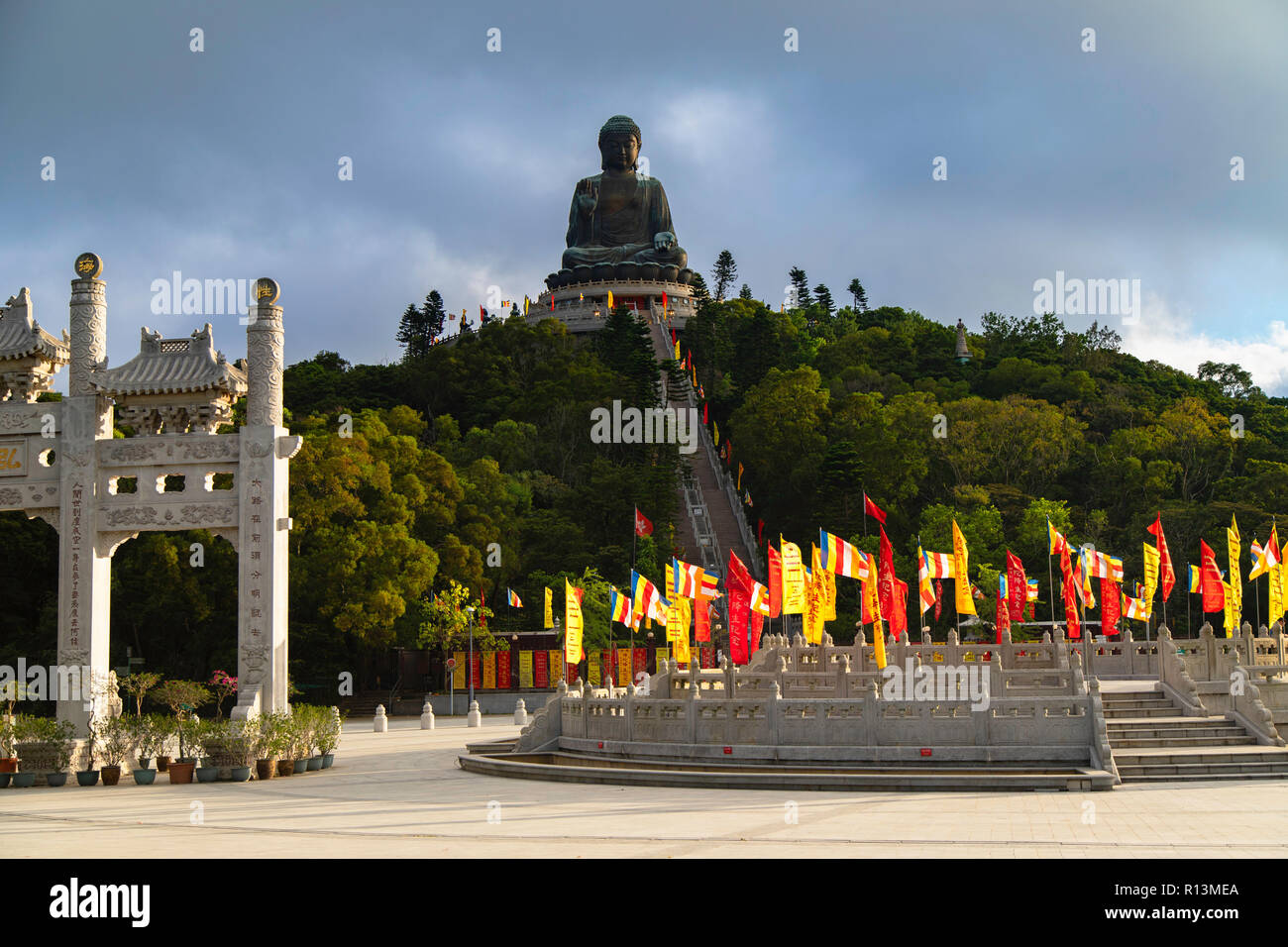 Lantau: il grande Buddha – Mosaico Tour Operator