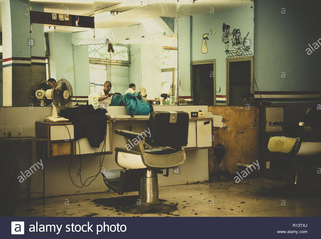 Cuban Hairdresser Stock Photos & Cuban Hairdresser Stock Images Alamy