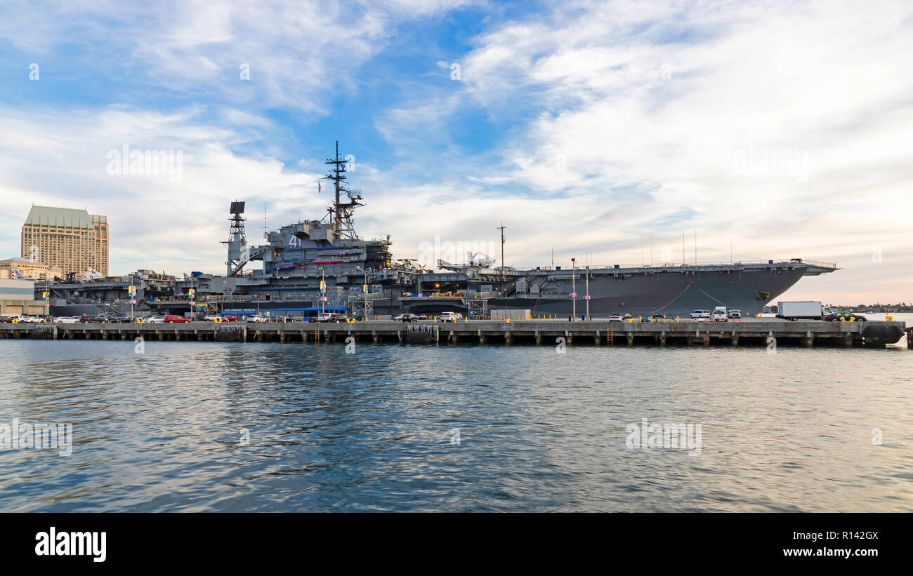 Attack aircraft carrier uss hi-res stock photography and images - Alamy