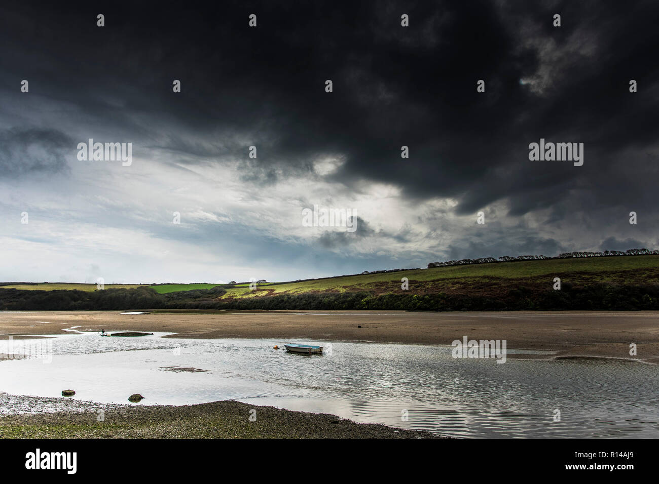 Low tide in the Gannel Estuary in Newquay in Cornwall Stock Photo Alamy