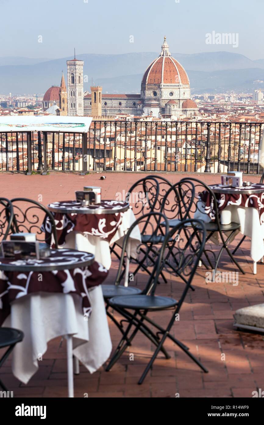 Cafe ay the viewpoint in Florencia with views of the La Cattedrale di Santa  Maria del Fiore, Italy Stock Photo - Alamy