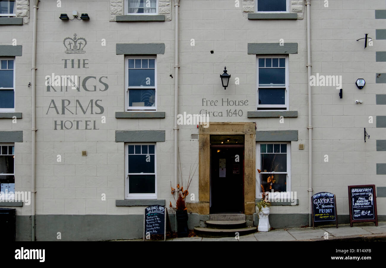 Chapelenlefrith in Derbyshire England UK Kings Arms hotel Stock