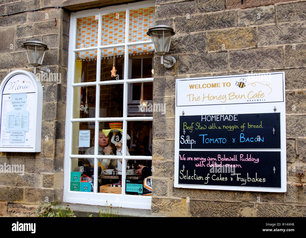 Bakewell, a market town in the Derbyshire Dales, Derbyshire, England UK The Honeybee Cafe Stock Photo
