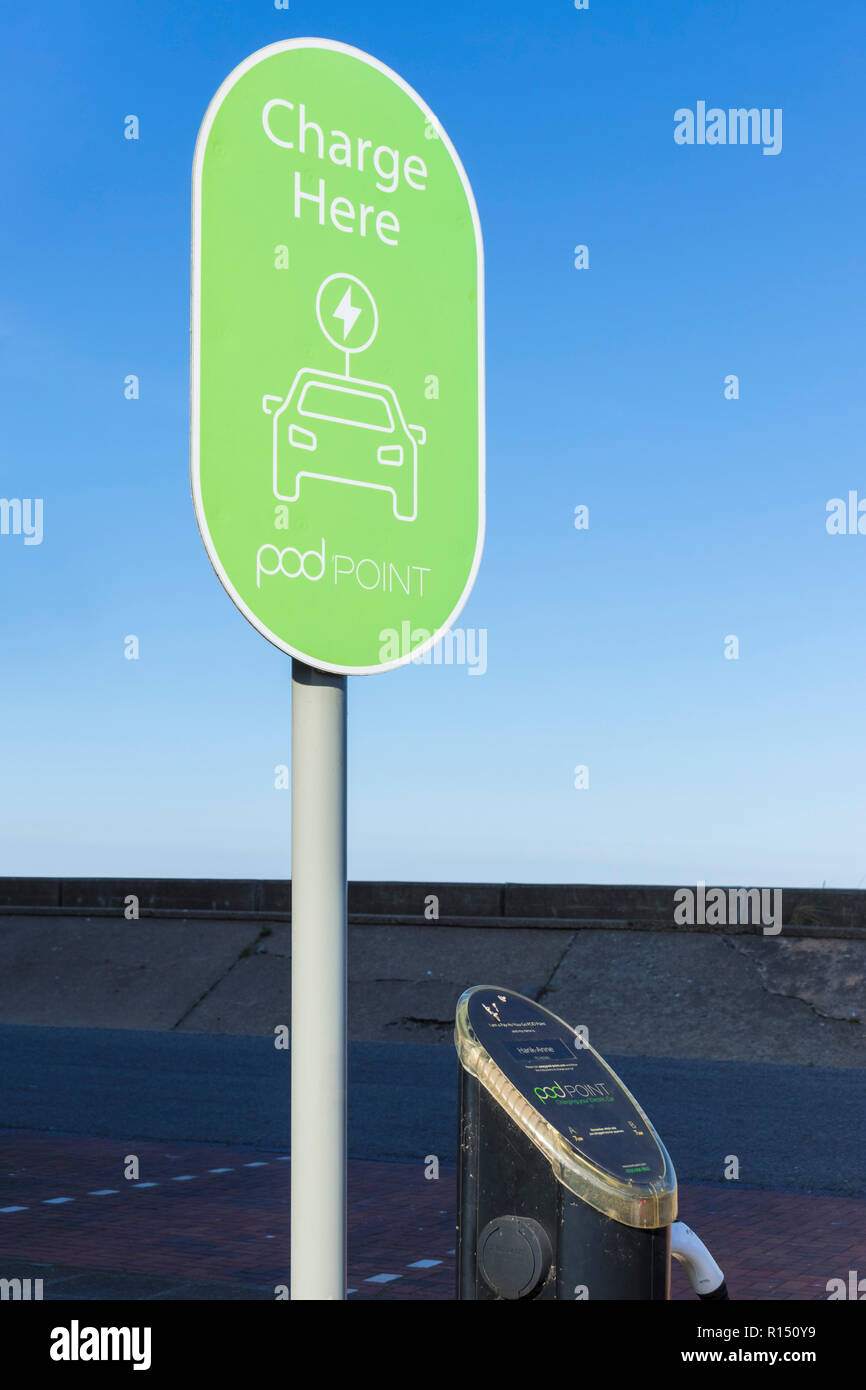 Electric car charging point sign hires stock photography and images Alamy