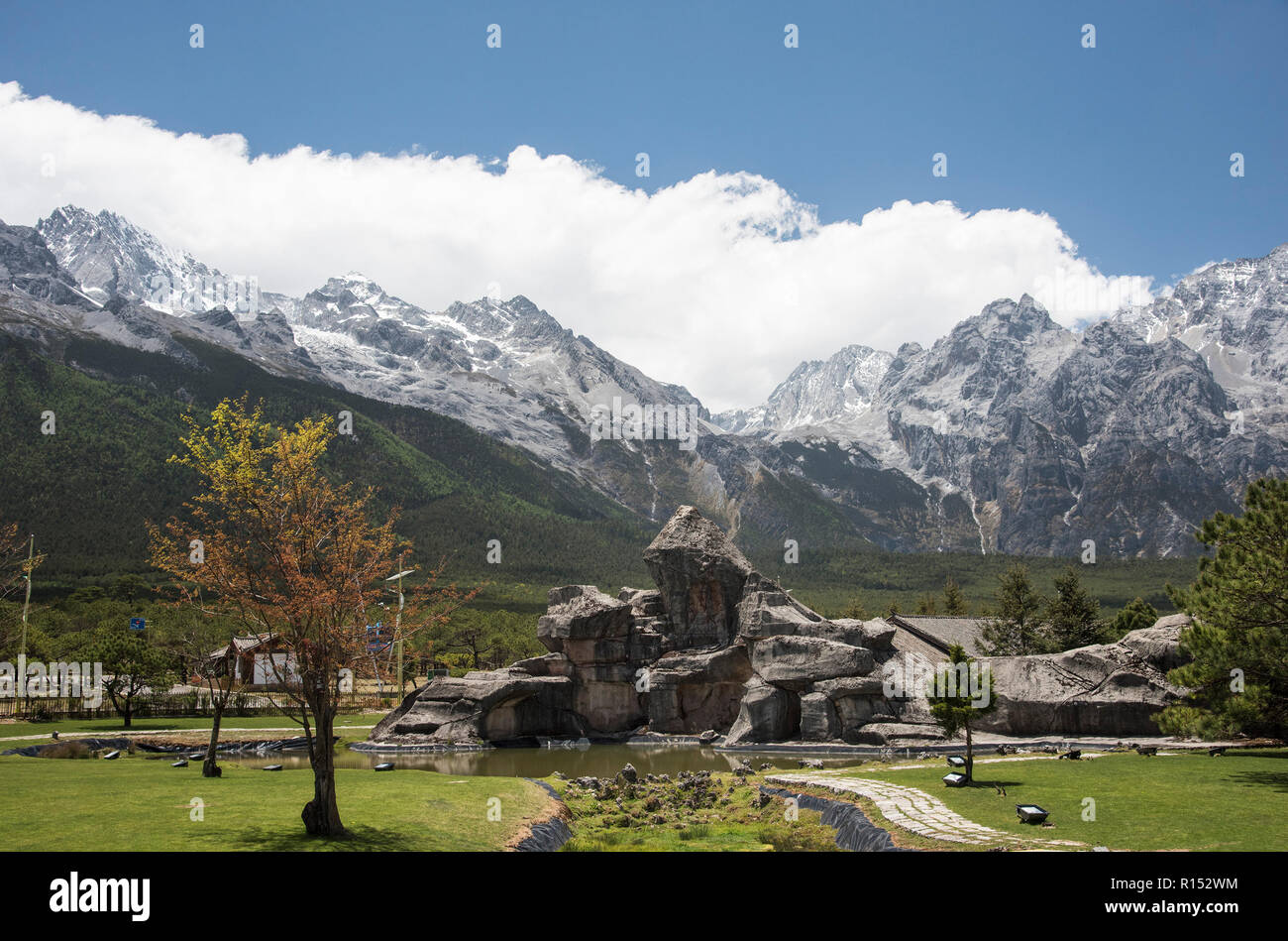 Snow Covered Jade Dragon Mountains In The Yunnan Province Of China snow-covered-jade-dragon-mountains-in-the-yunnan-province-of-china
