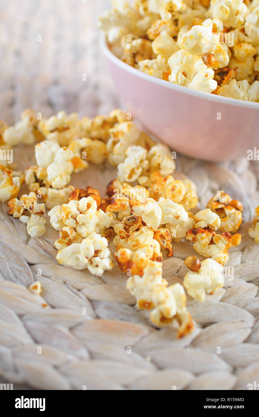fresh made popcorn Stock Photo Alamy