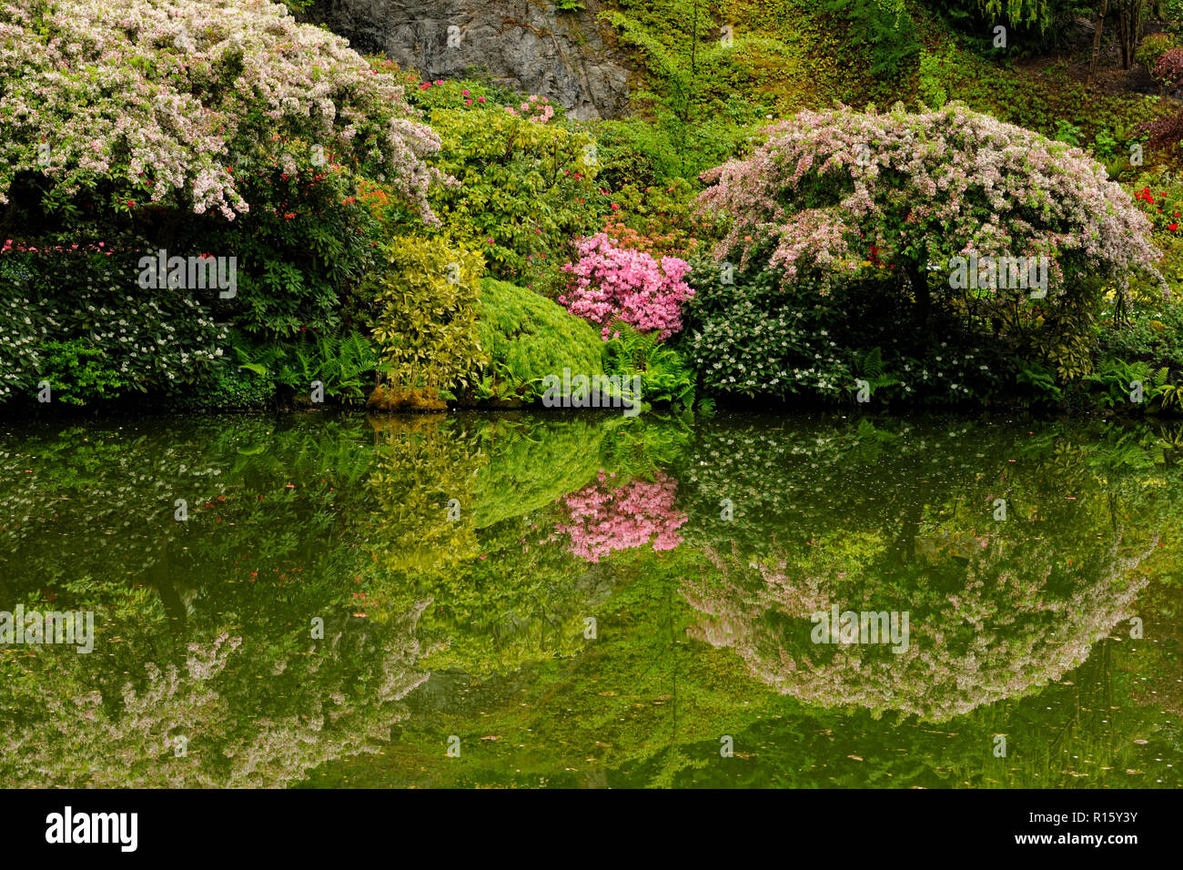 Butchart Gardens- Quarry Lake in the Sunken Garden, Victoria, BC ...