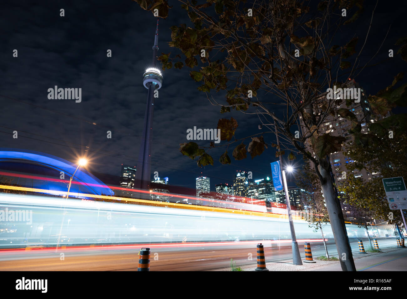 Cn Tower At Night Hi Res Stock Photography And Images Alamy Cn Tower At Night Hi Res Stock Photography And Images Alamy