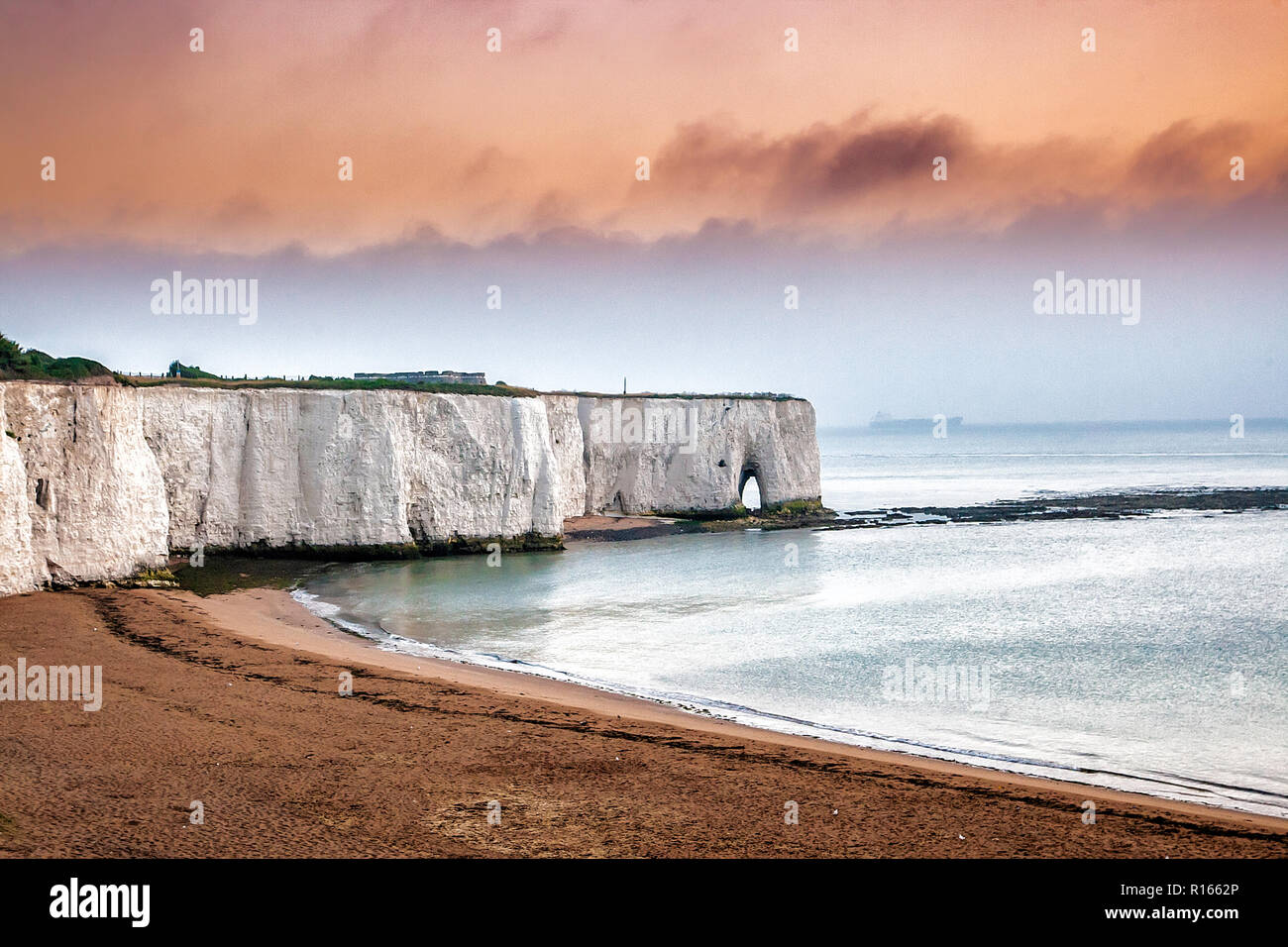 beautiful sunrise over Joss Bay, Broadstairs, Kent, England Stock Photo Alamy