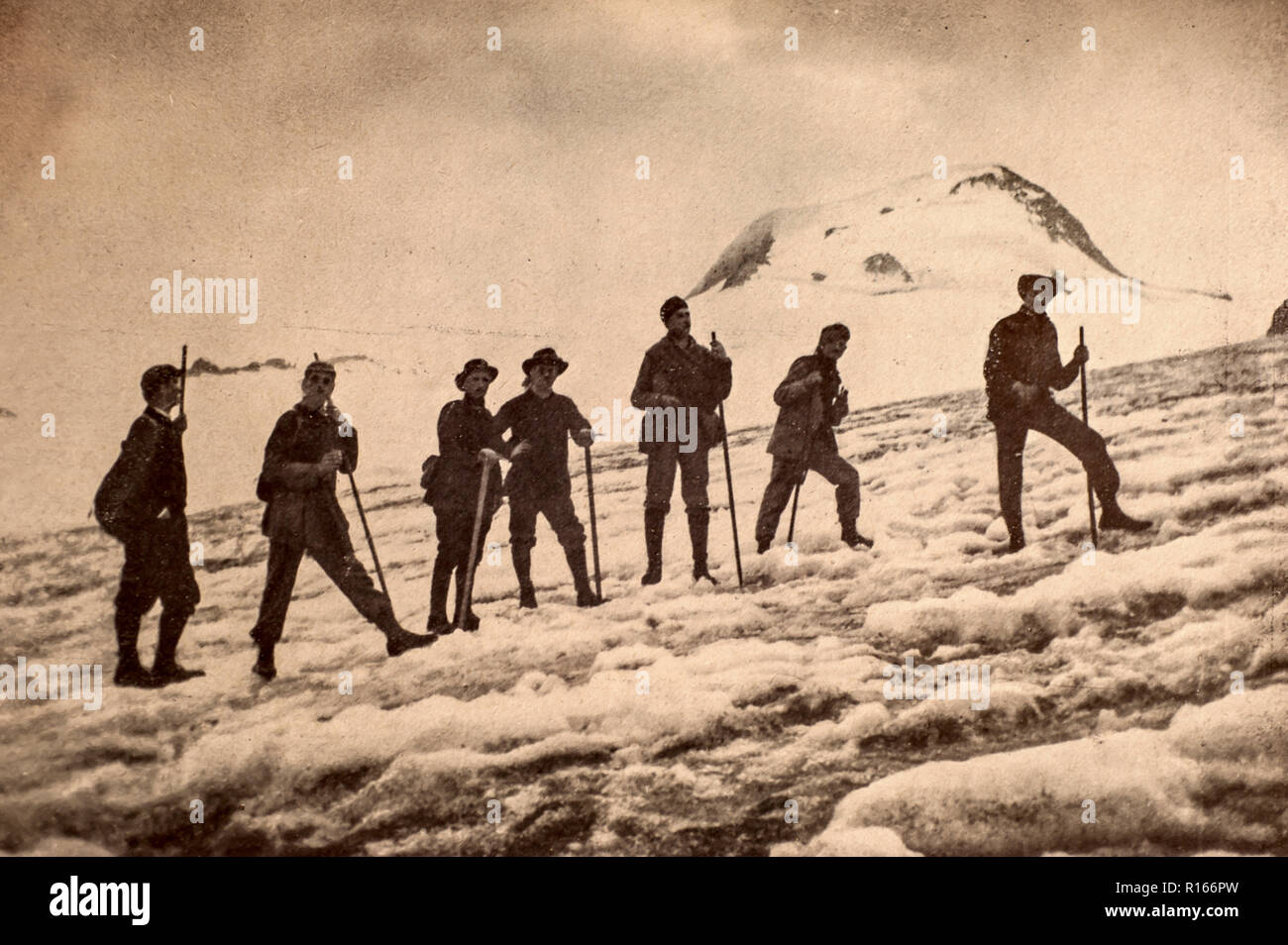 Achile Ratti (Pope Pio XI ) ( the Fourth in the center) On an alpine hike, Before becoming Pope Pius XI Stock Photo