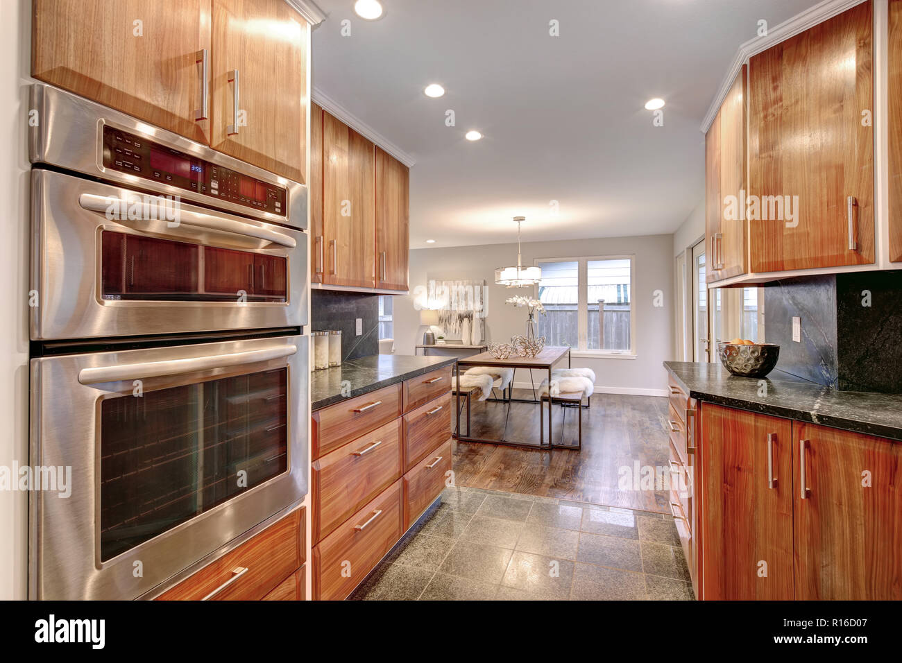 Residential kitchen counter hi-res stock photography and images - Alamy