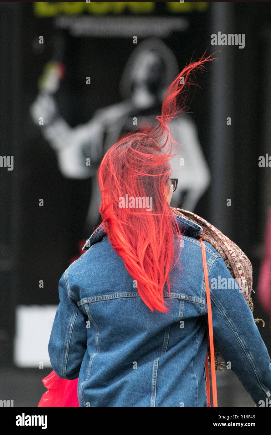 Gale force wind face hi-res stock photography and images - Alamy