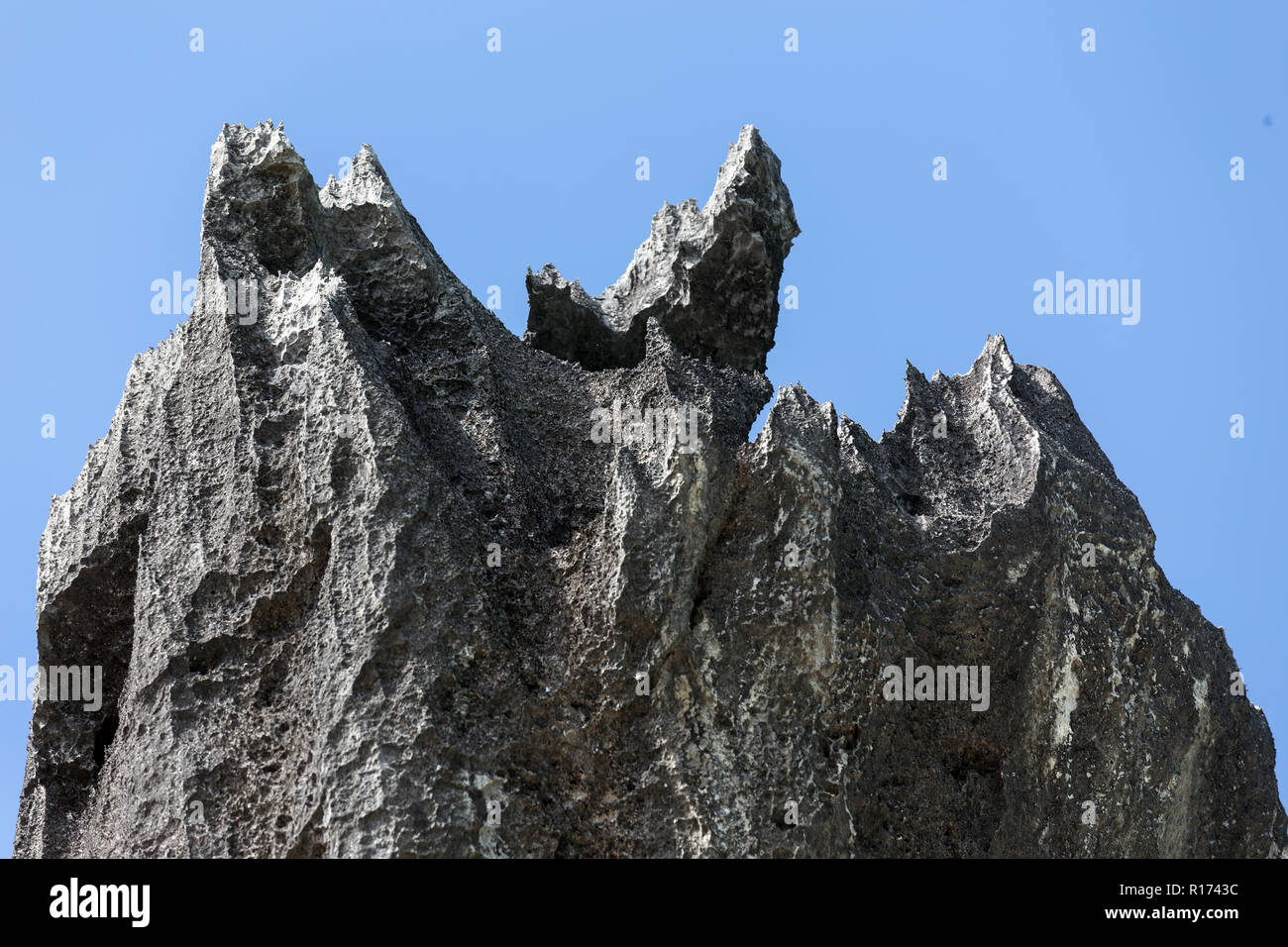 Sharp rock hi-res stock photography and images - Alamy