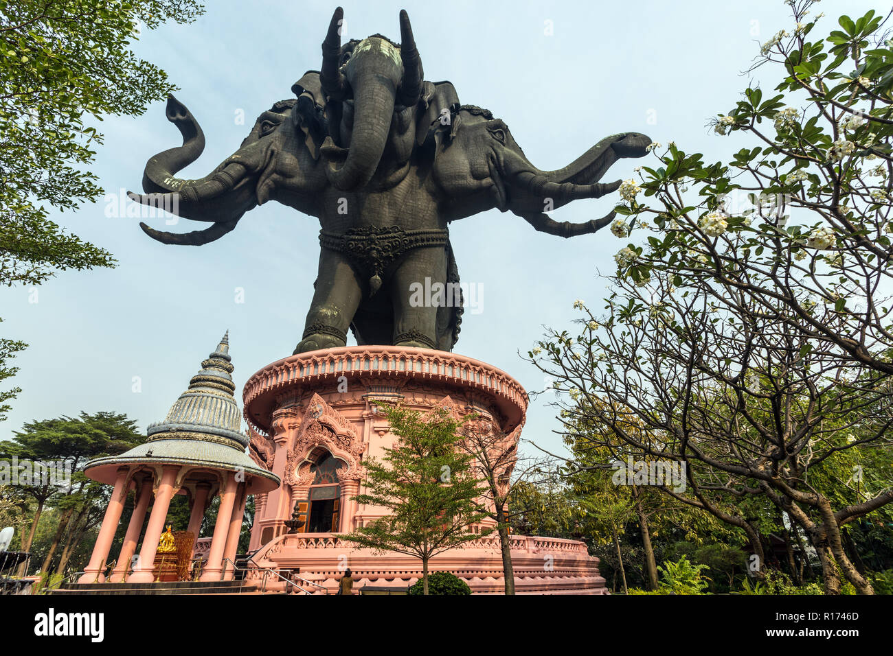 Three headed erawan hi-res stock photography and images - Alamy