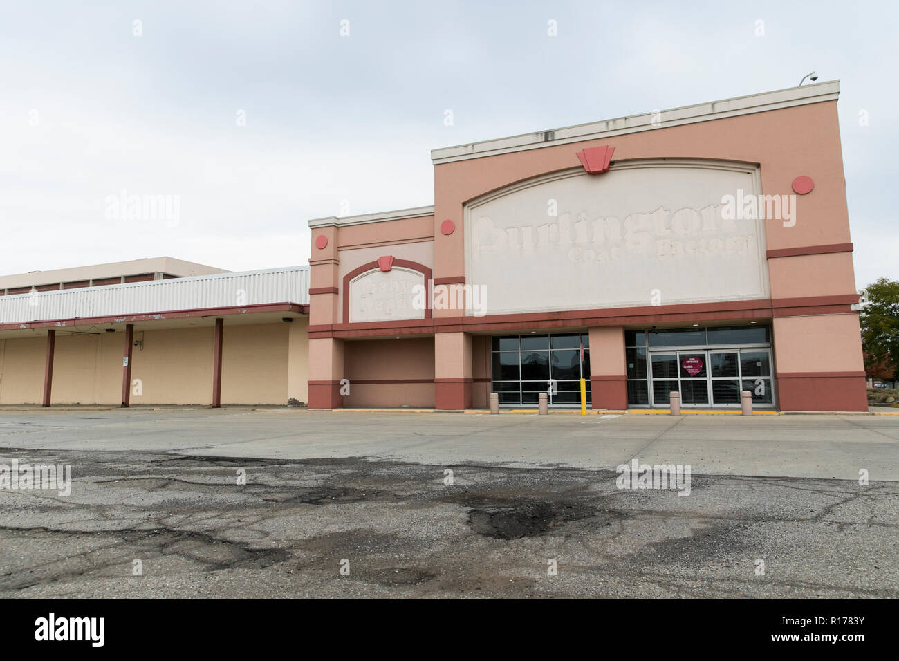 Sale > at what time burlington close today > in stock