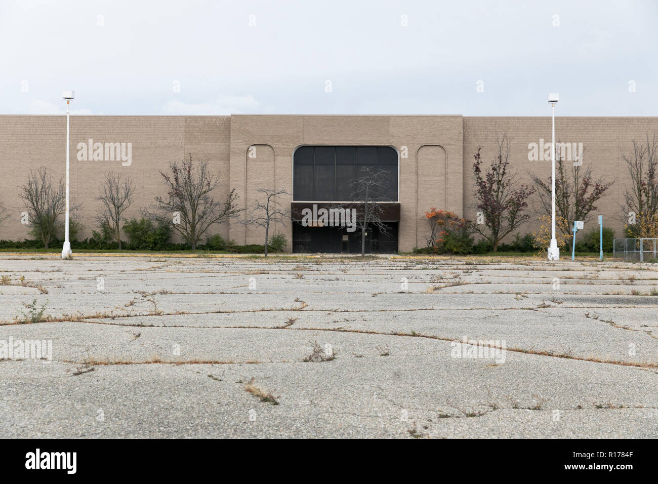 An abandoned storefront at the now closed Summit Point Mall in Waterford Township, Michigan on October 26, 2018. Stock Photo