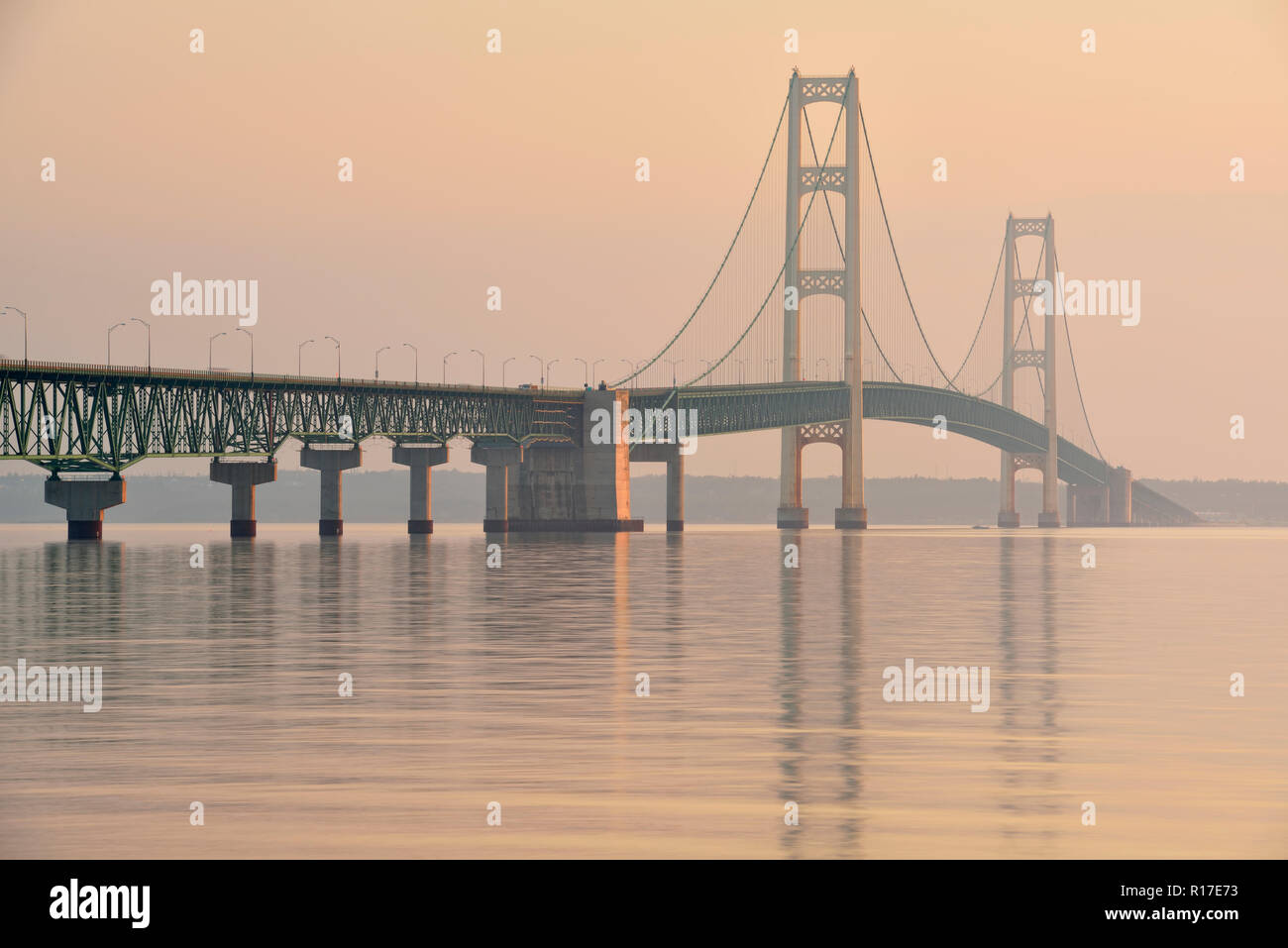 Mackinac Bridge across the Straits of Mackinac at dawn, Mackinaw city, Michigan, USA Stock Photo