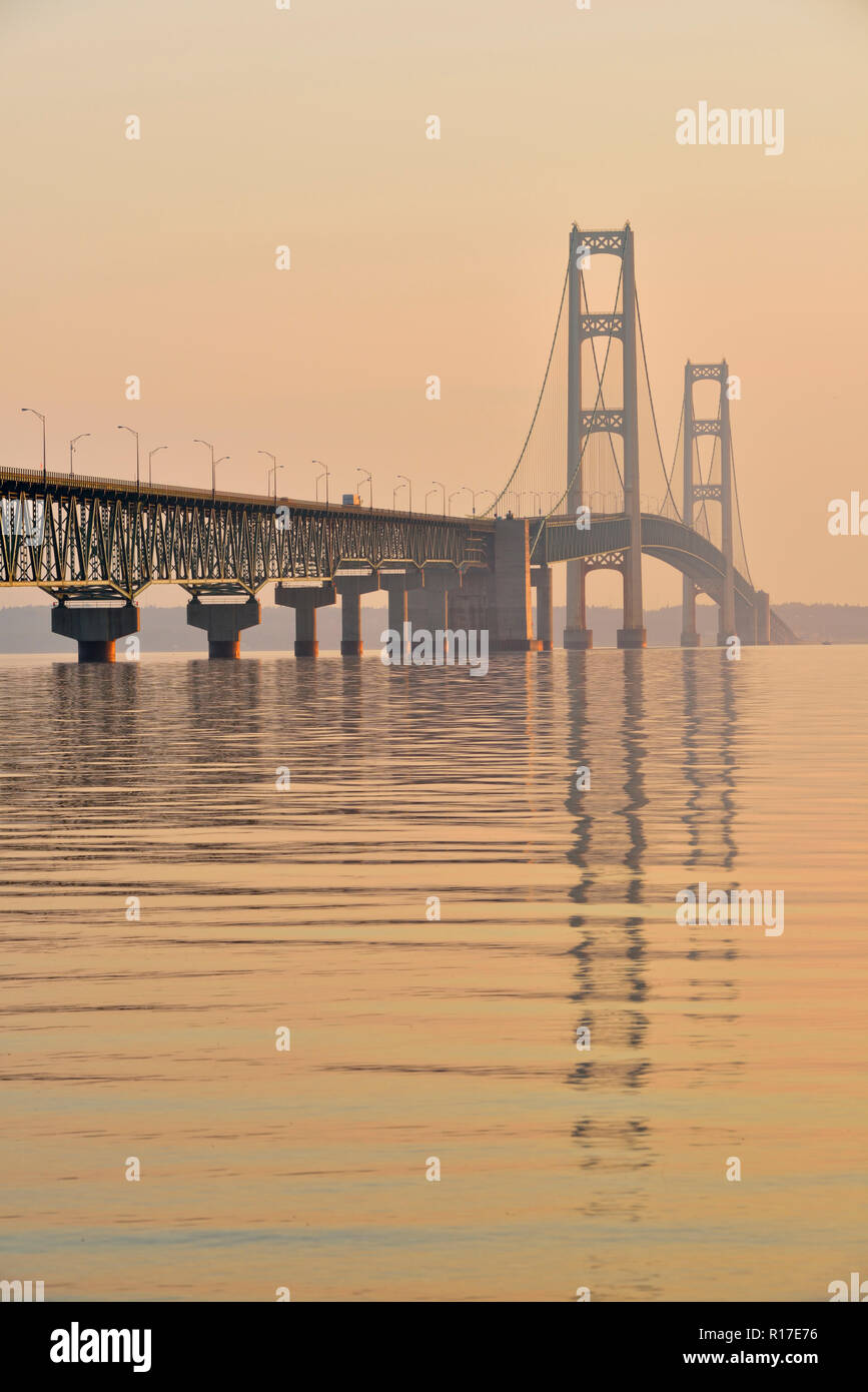 Mackinac Bridge across the Straits of Mackinac at dawn, Mackinaw city, Michigan, USA Stock Photo