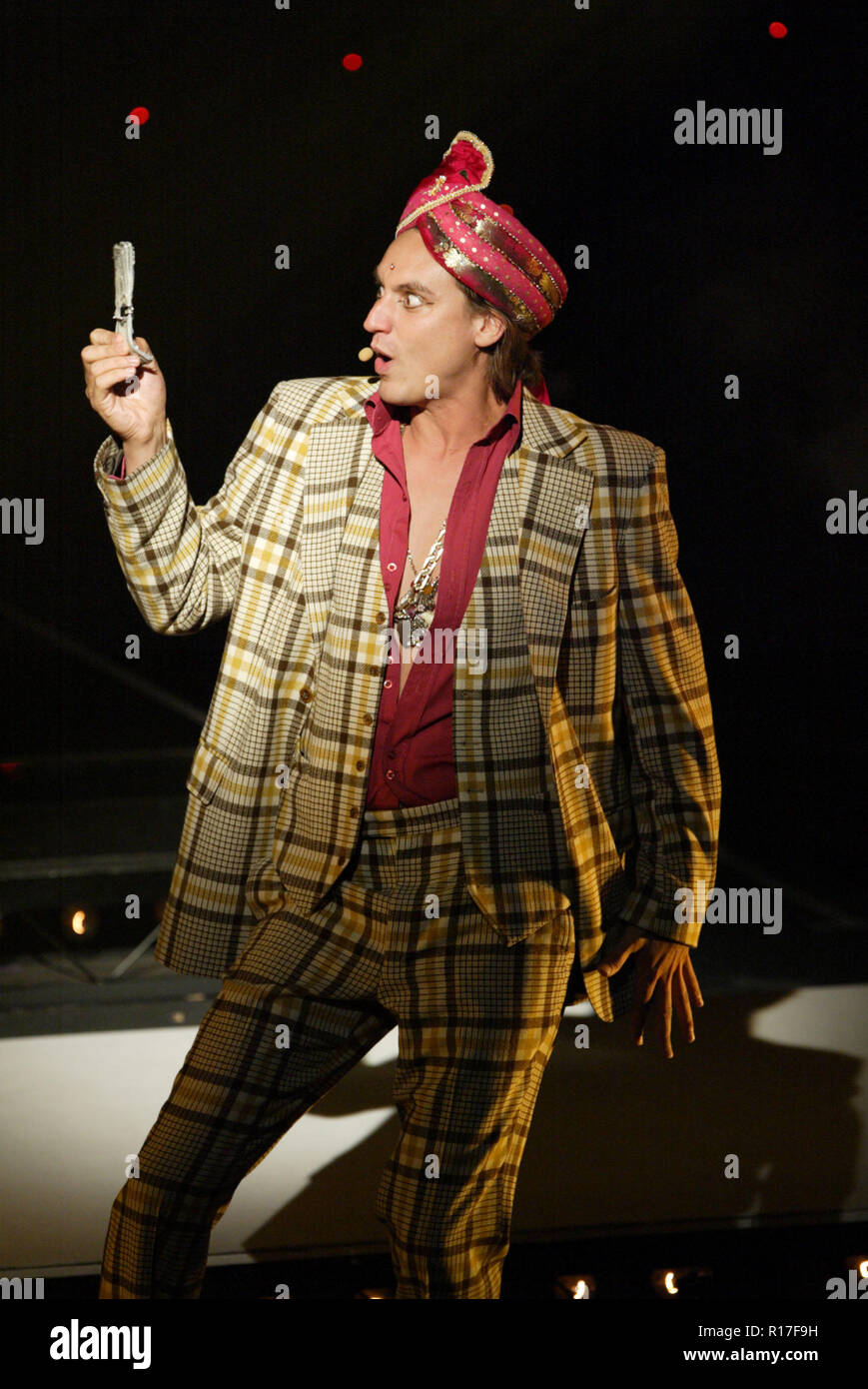 Jolyon James The Photo Call Prior For Shane Warne The Musical Written Composed And Starred By Eddie Perfect The Enmore Theatre Sydney Australia 19 05 09 Stock Photo Alamy Jolyon james broadway and theatre credits. https www alamy com jolyon james the photo call prior for shane warne the musical written composed and starred by eddie perfect the enmore theatre sydney australia 190509 image224515133 html