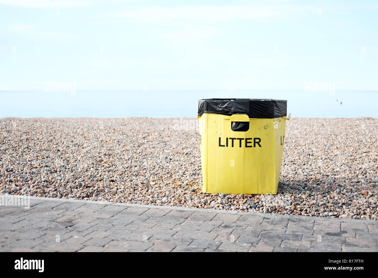 Recycle bin beach hires stock photography and images Alamy
