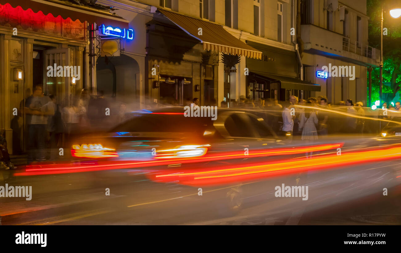 Moscow street traffic time lapse hi-res stock photography and images ...