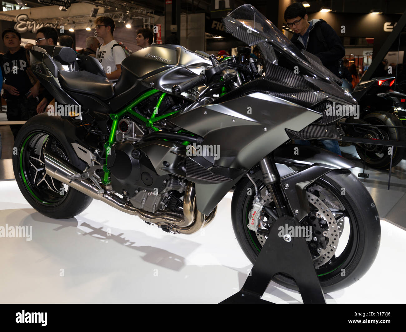 Kawasaki ninja h2r hi-res stock photography and images - Alamy