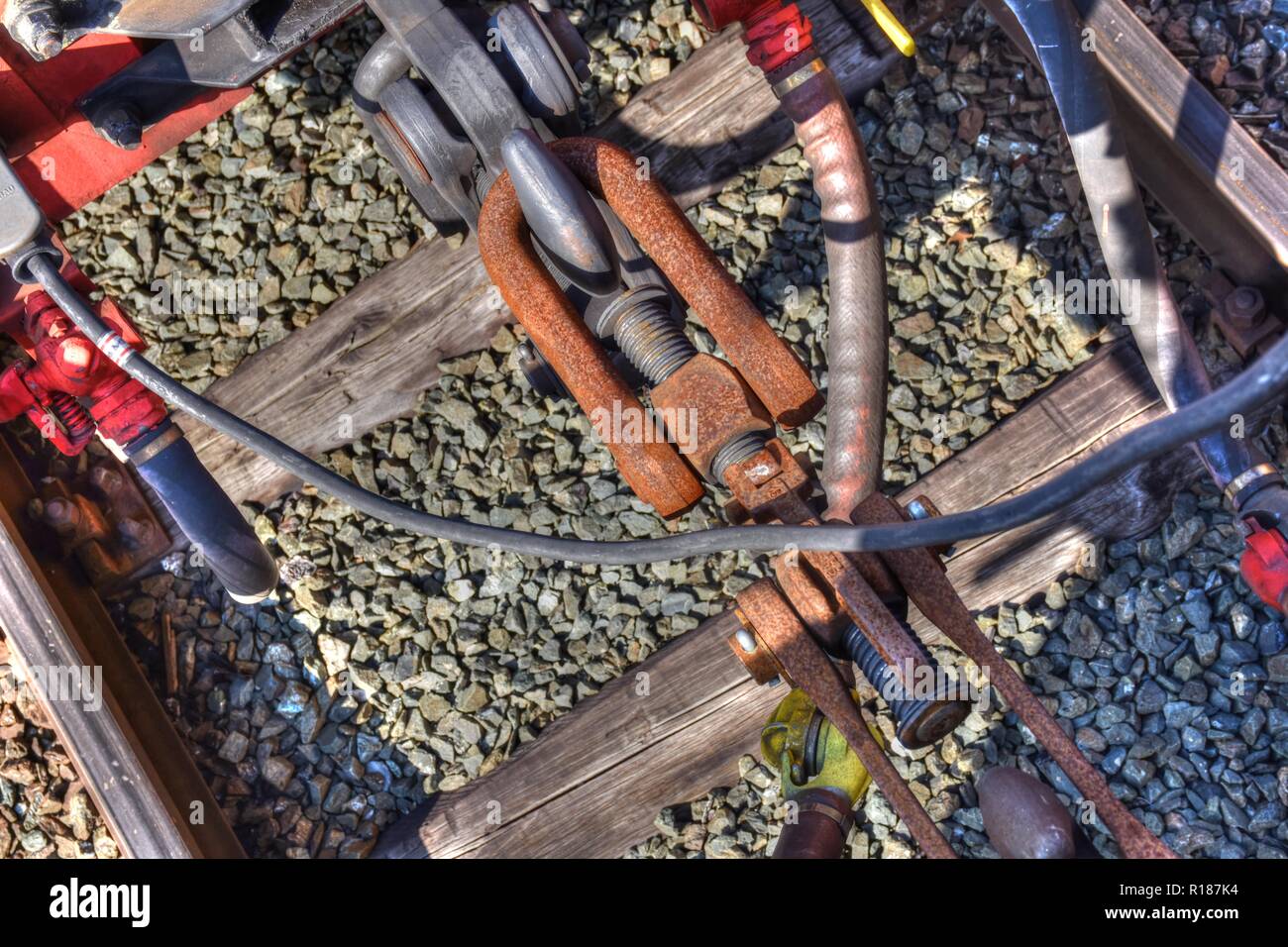 Eisenbahn, Wagen, Waggon, Güterzug, Kupplung, Puffer, Schwellen, Schiene,  Gleis, Schotterbett, Bremsleitung, Luftdruck, Schlauch, Kabel, Gewinde  Stock Photo - Alamy