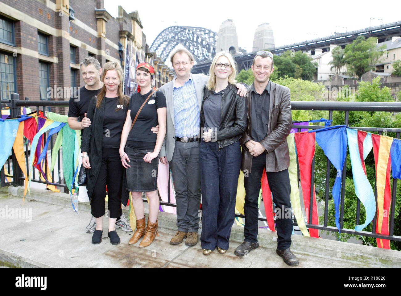 (l-r) James Mackay, Serena Hill, Polly Rowe, Andrew Upton, Cate Blanchett, Tom Wright  Cate Blanchett and Andrew Upton, patrons of the Sydney Theatre Company, at the theatre's Open Day. Sydney, Australia. 01.11.08. Stock Photo