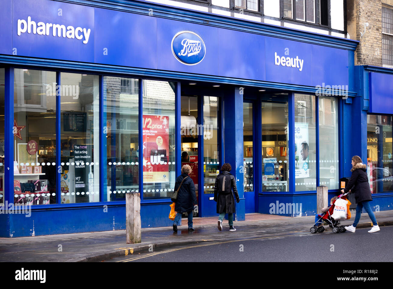 Boots The Chemist Stock Photos & Boots The Chemist Stock Images Alamy