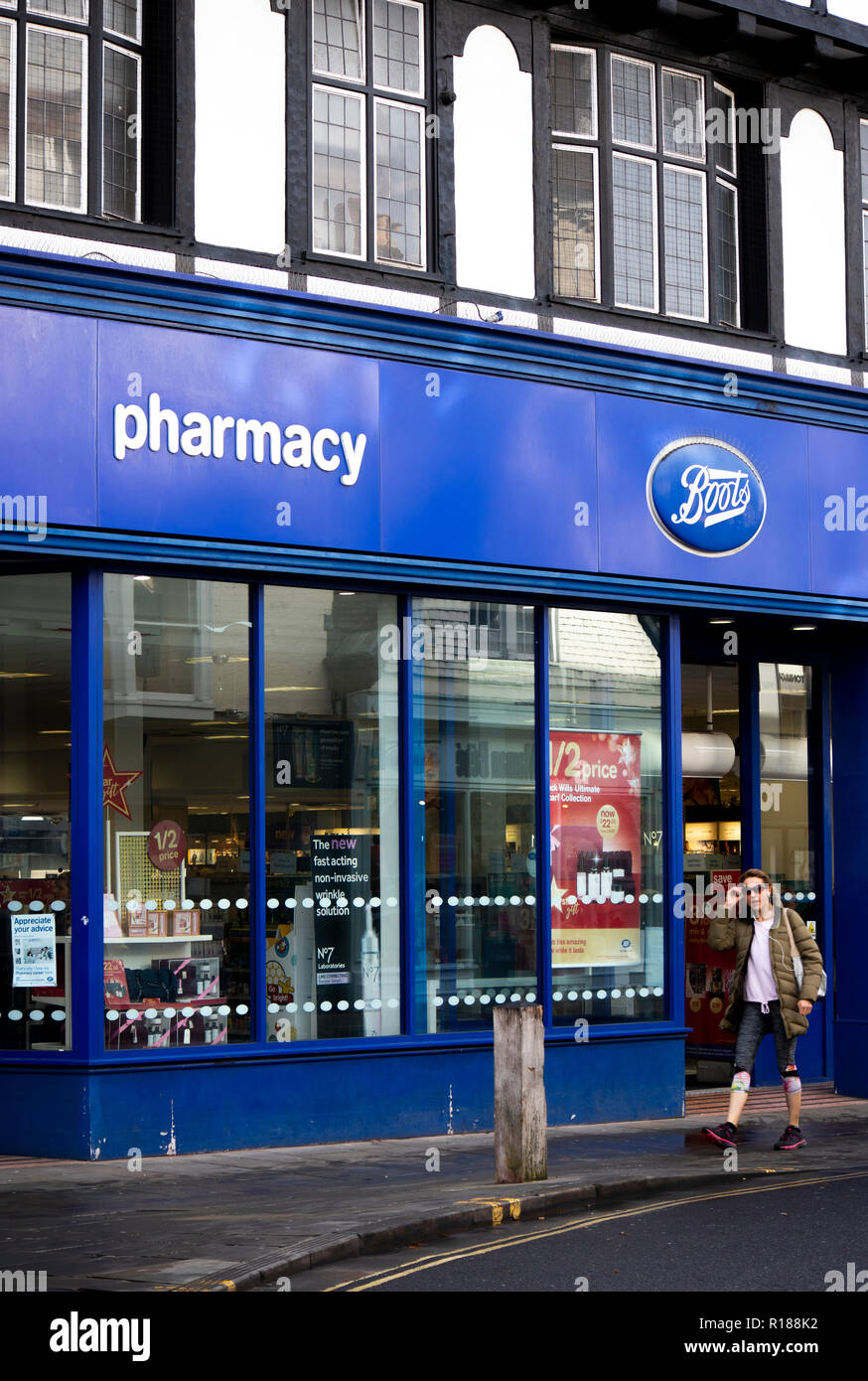 Boots The Chemist High Resolution Stock Photography and Images Page 5