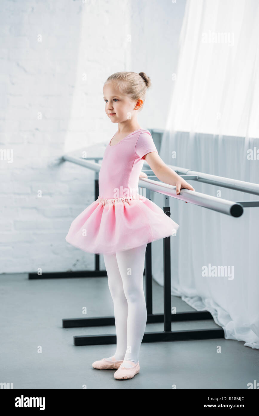 Petite fille en tutu hotsell