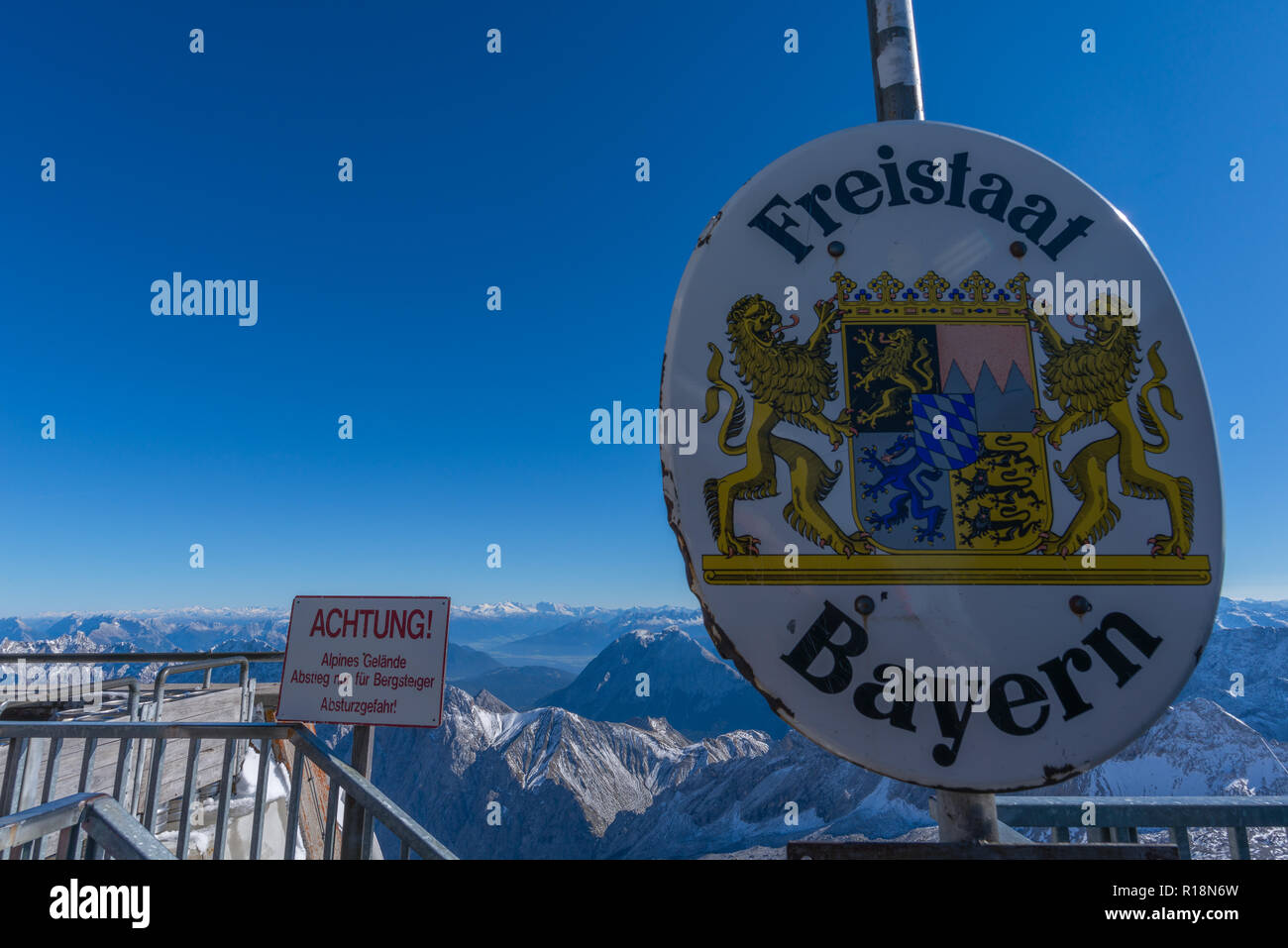 Zugsptize, top of Germany, highest peak, Garmisch-Partenkirchen, Wetterstein Gebirge or Wetterstein Mountains, the Alps, Bavaria, Germany, Europe Stock Photo