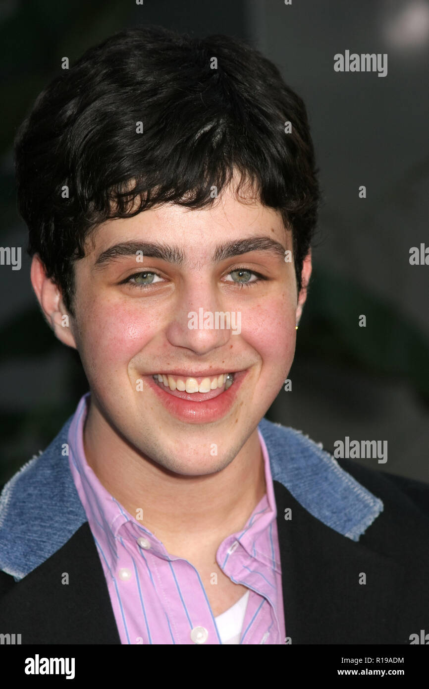 Josh peck 2005 hi-res stock photography and images - Alamy