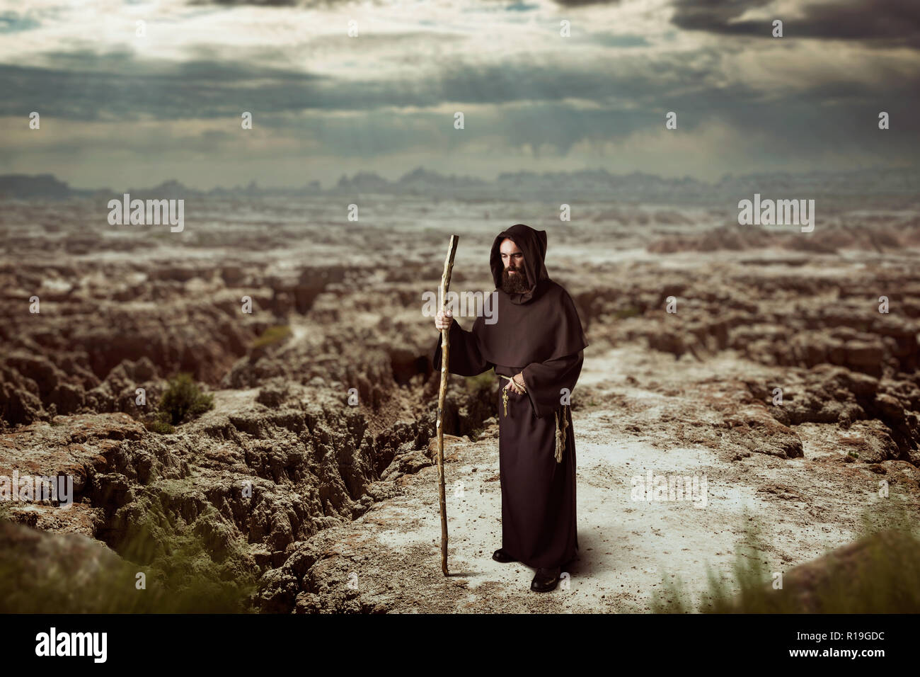 Монах в пустыне. Монахи-пустынники египет. Православный монах в пустыне. Преподобной марии египетской в пустыне. Монахи в пустыне.