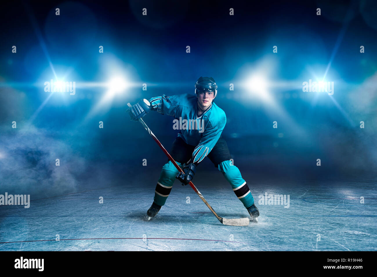 Legends of gaming hi-res stock photography and images - Page 2 - Alamy