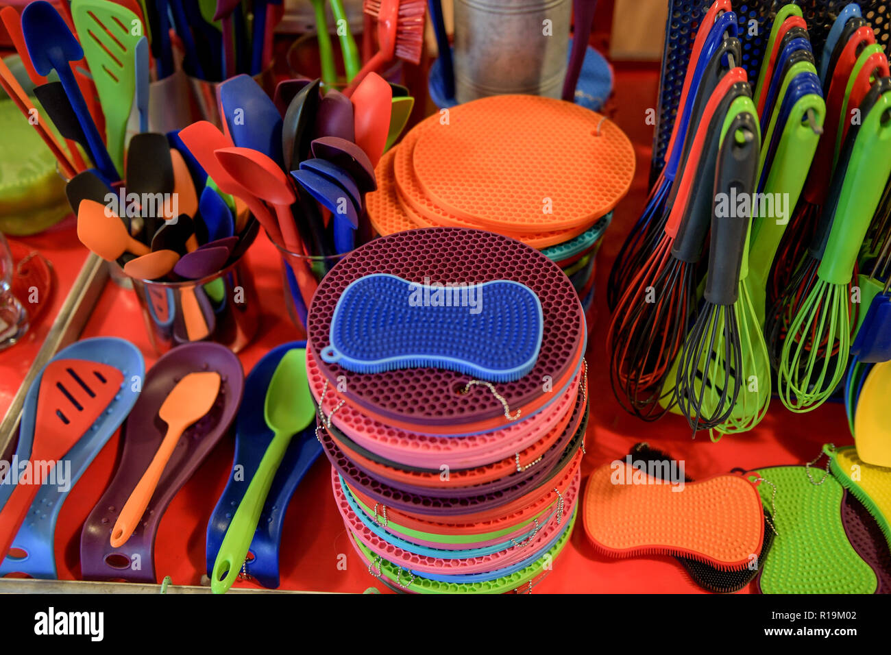 Hamburg, Germany. 10th Nov, 2018. Kitchen appliances in strikingly