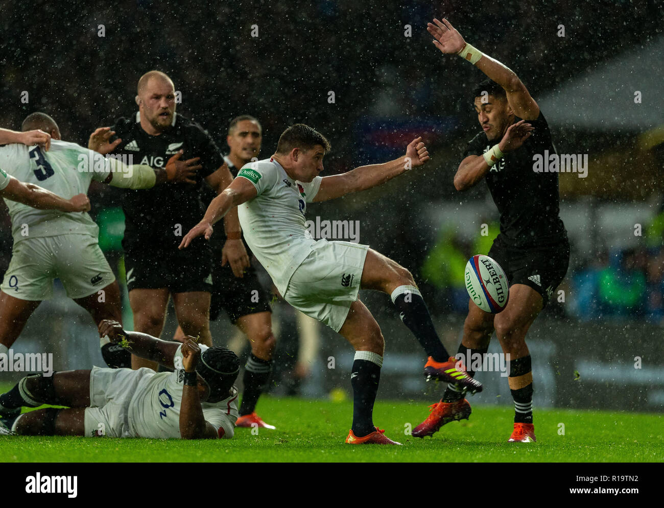 Twickenham, London, UK. 10th November 2018. England's Ben Youngs during the Quilter Rugby Union International between England and New Zealand at Twickenham Stadium. Credit:Paul Harding/Alamy Live News Editorial Use Only Stock Photo