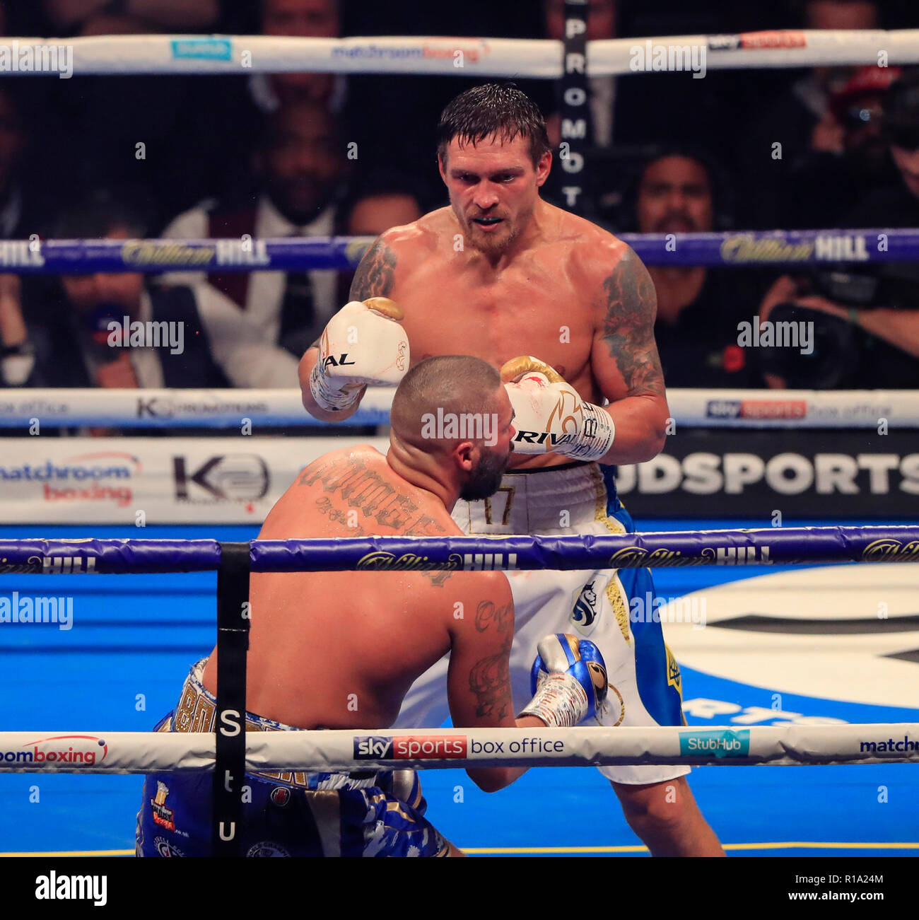 Manchester Arena, Manchester, UK. 10th Nov, 2018. Boxing, WBC, WBA, WBO, IBF and Ring Magazine World Cruiserweight fight, Oleksandr Usyk versus Tony Bellew; Oleksandr Usyk lands the knock-out blow against Tony Bellew to retain the WBC, WBA, WBO and IBF World Cruiserweight titles Credit: Action Plus Sports/Alamy Live News Stock Photo