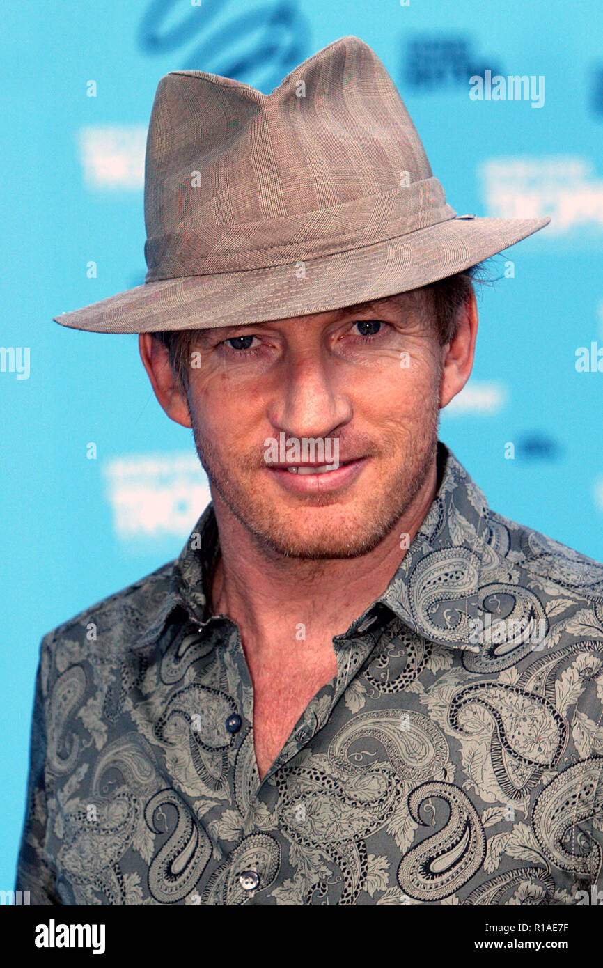 David Wenham  The Tropfest short film festival.   Each year, the films entered in Tropfest must feature a chosen theme, with the 2009 theme being Spring.   Sydney, Australia. 22.02.09. Stock Photo