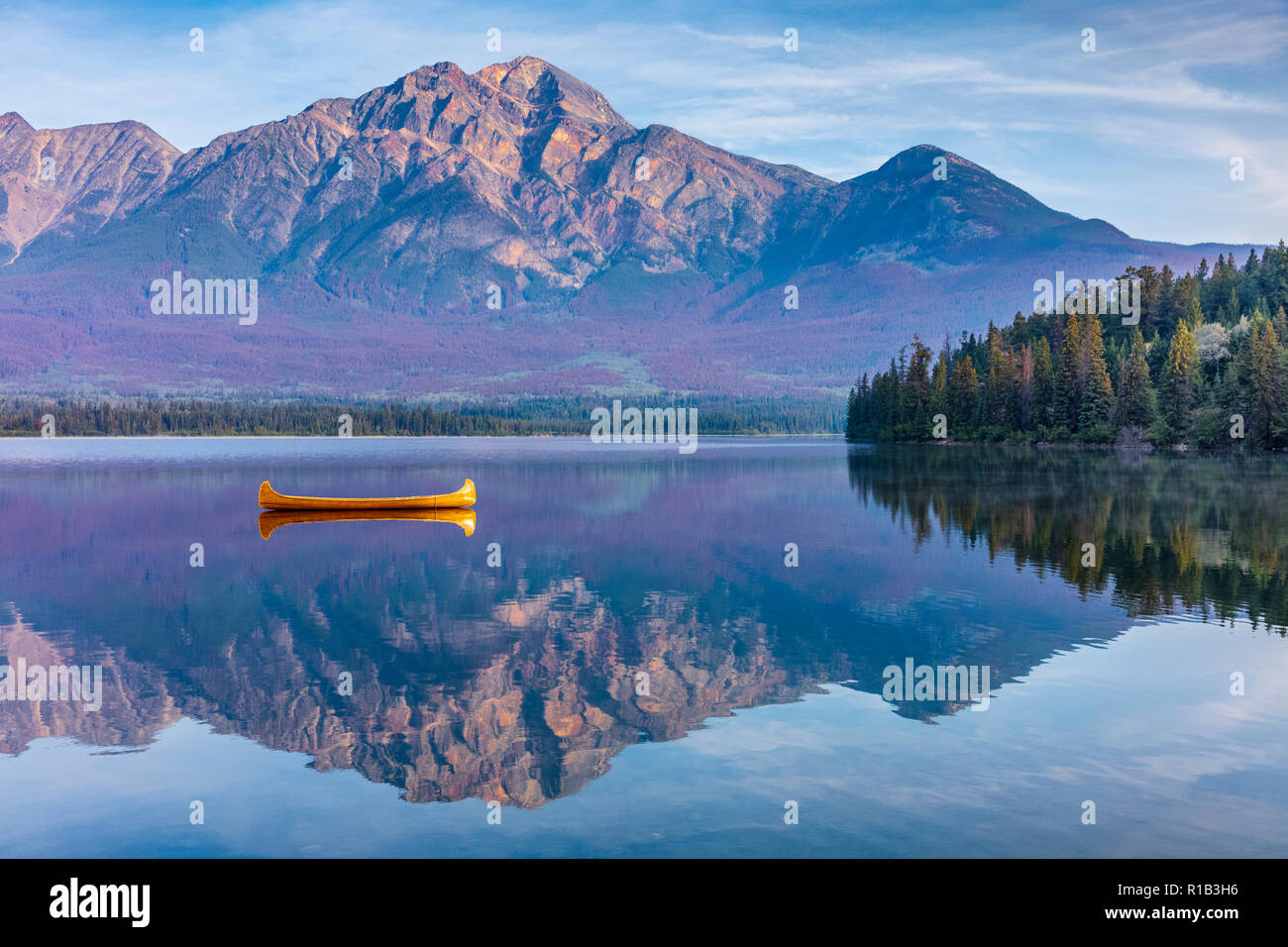 Canoe on Pyramid Lake in Jasper National Park, Alberta Canada Stock Photo Alamy
