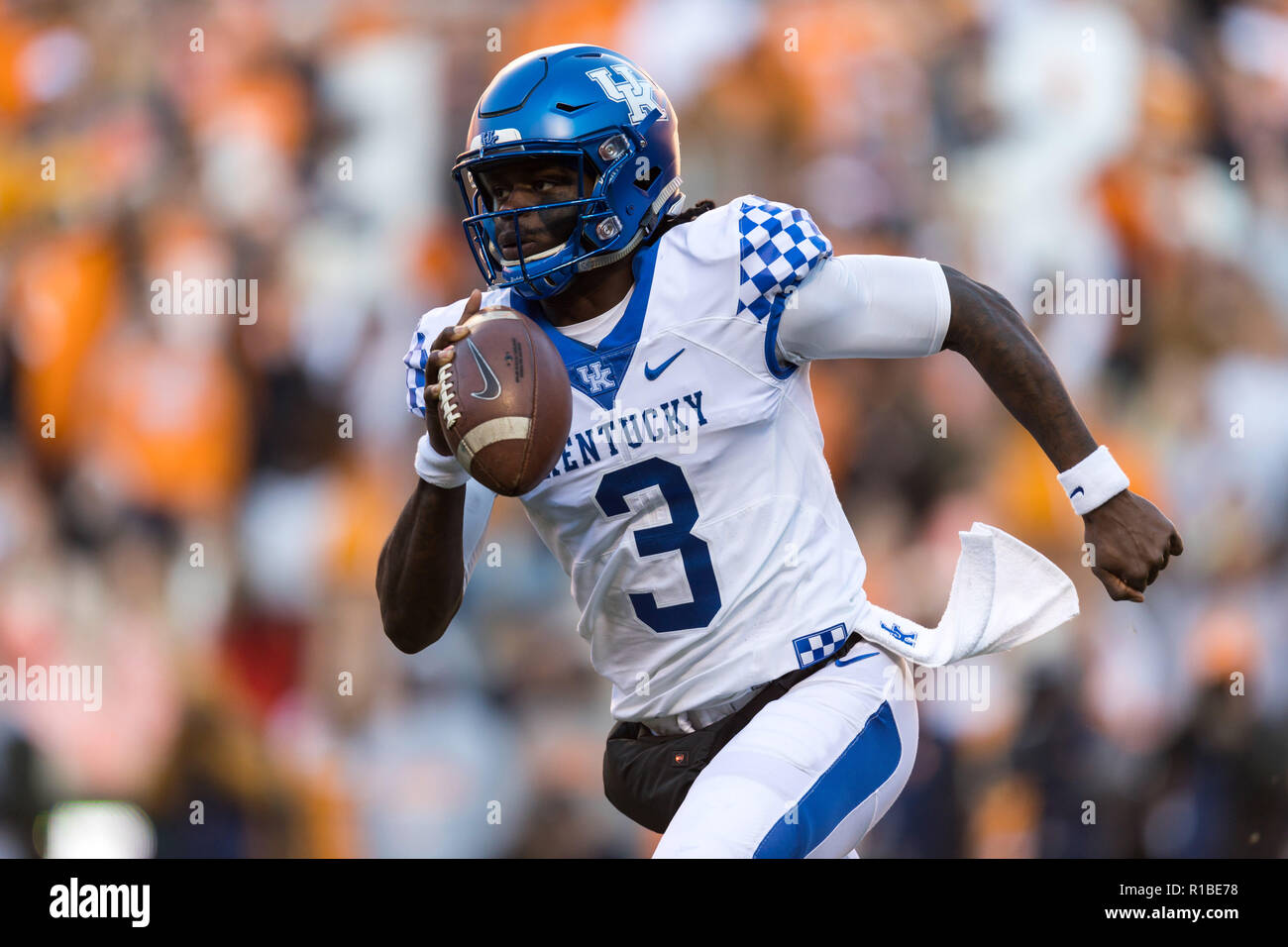 Knoxville, USA. 8 September 2018: Josh Palmer #84 of the Tennessee  Volunteers runs the ball after a catch during the NCAA football game  between the University of Tennessee Volunteers and the East