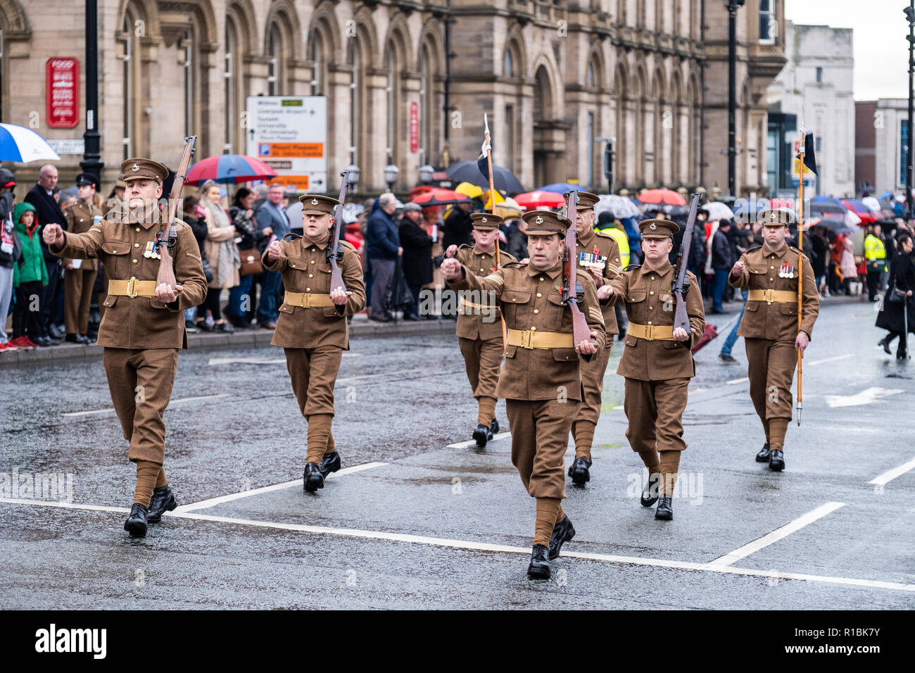 Liverpool, UK. Nov 11, 2018: A small number of serving personnel dressed in traditional World War One uniforms led the parade onto the plateau. The annual Service of Remembrance has been held on the plateau outside St George's Hall in Liverpool on Sunday, November 11, 2018, exactly 100 years to the day from the end of the First World War. Credit: Christopher Middleton/Alamy Live News Stock Photo