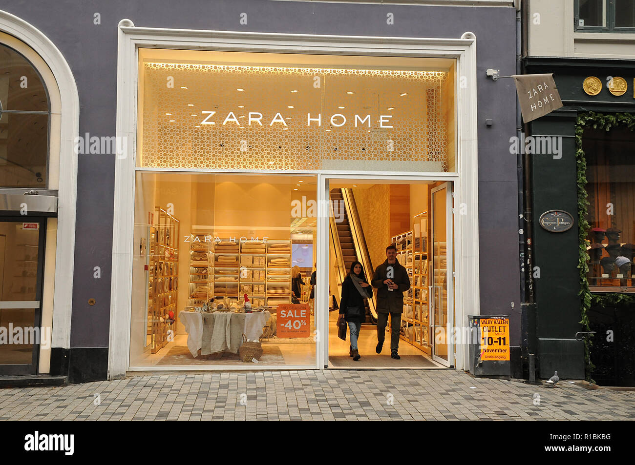 Zara home store hi-res stock photography and images - Page 4 - Alamy