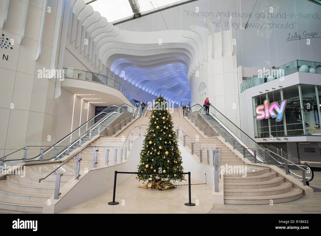 North greenwich shopping hi-res stock photography and images - Alamy
