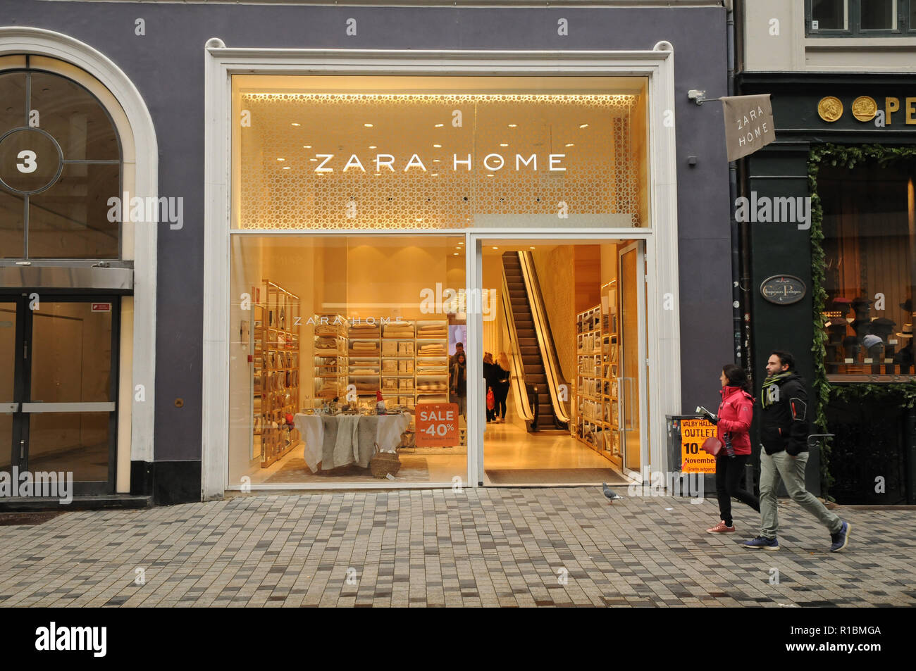 Page 4 - Zara Home Store High Resolution Stock Photography and Images -  Alamy