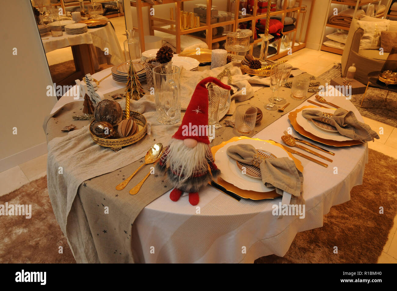 Copenhagen/Denmark 11.November 2018. Christmas season and decorations in  spainish retail store Zara Home branch christmas table decoration and other  in Zara Home store in Copenhagen Denmark. (Photo. .Francis Joseph Dean /  Deanpictures