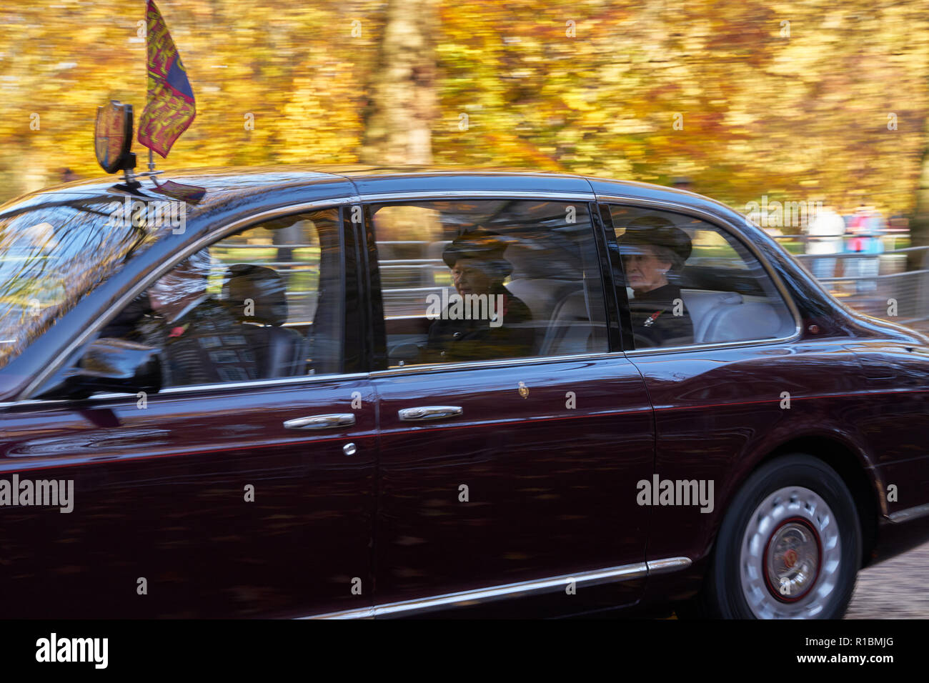 London, UK. 11th Nov, 2018. Queen Elizabeth II photographed following the rememberence day celebrations in London 11/11/18 Here she is photographed on her way to Buckingham palace Credit: Angus Grant/Alamy Live News Stock Photo