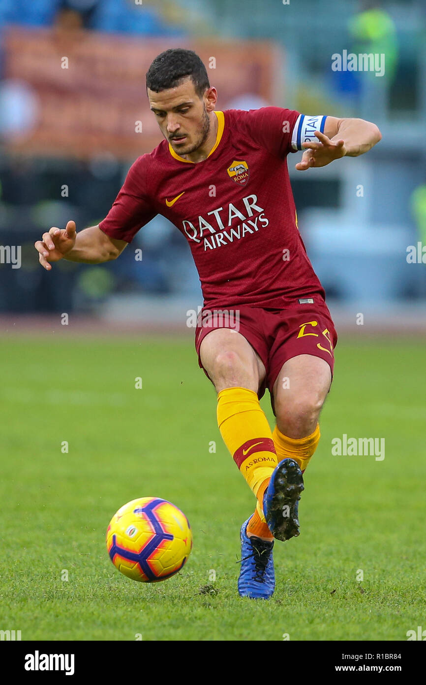 Stadio Olimpico, Rome, Italy. 11th Nov, 2018. Serie A Football, Roma versus Sampdoria; Alessandro Florenzi of Roma plays the ball forward Credit: Action Plus Sports/Alamy Live News Stock Photo