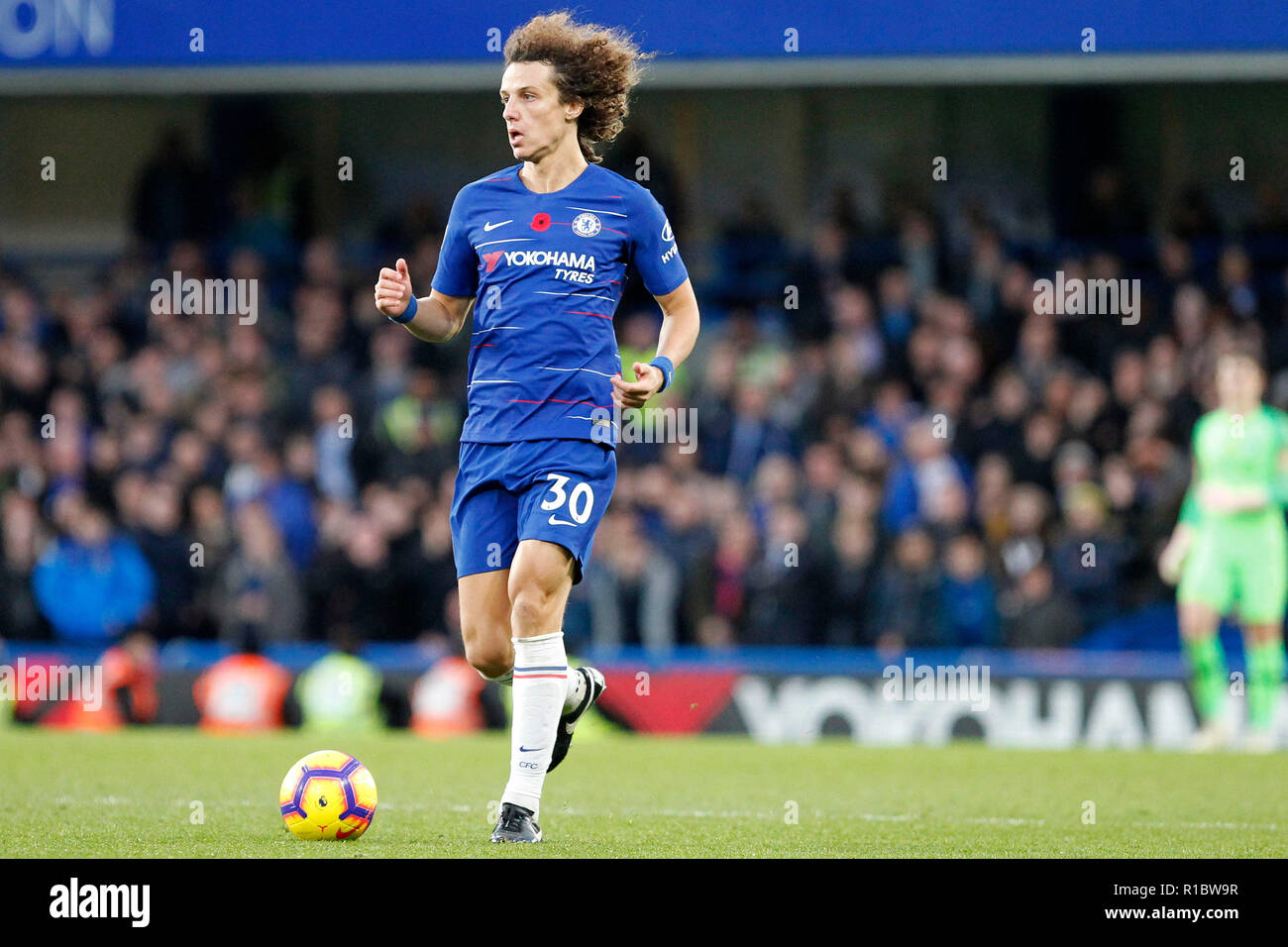 London, UK. 11th Nov 2018. David Luiz of Chelsea during the Premier League match between Chelsea and Everton at Stamford Bridge, London, England on 11 November 2018. Photo by Carlton Myrie.  Editorial use only, license required for commercial use. No use in betting, games or a single club/league/player publications. Credit: UK Sports Pics Ltd/Alamy Live News Stock Photo