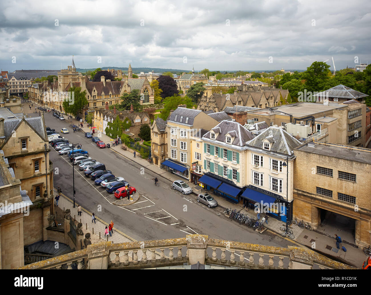 OXFORD, ENGLAND - MAY 15, 2009: The view from the cupola of Sheldonian Theatre to the Broad street. Oxford University. England Stock Photo